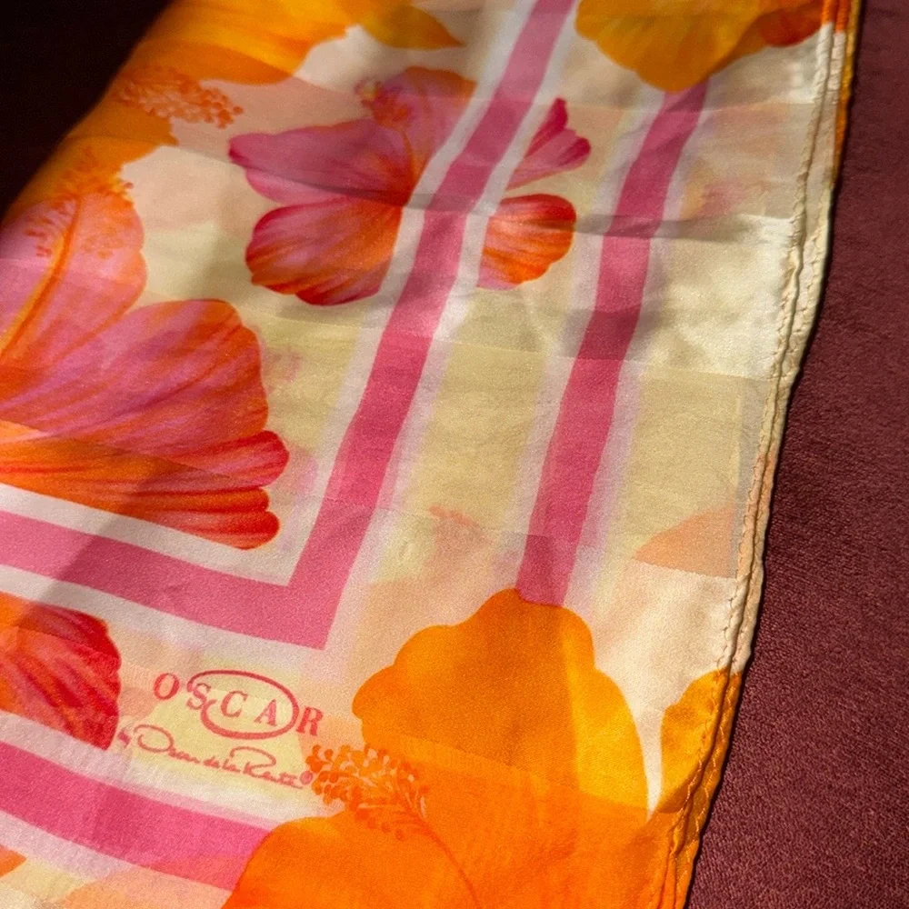 Oscar de la Renta Vintage Vibrant Hibiscus Silk Scarf 34”x34”